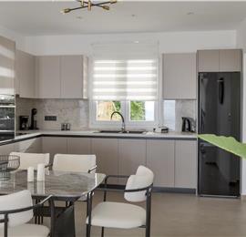 4 bedroom villa with pool by the sea, near Corfu town, sleeps 8